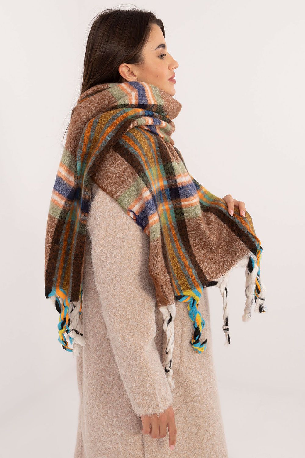 Shawl model 202578 AT
