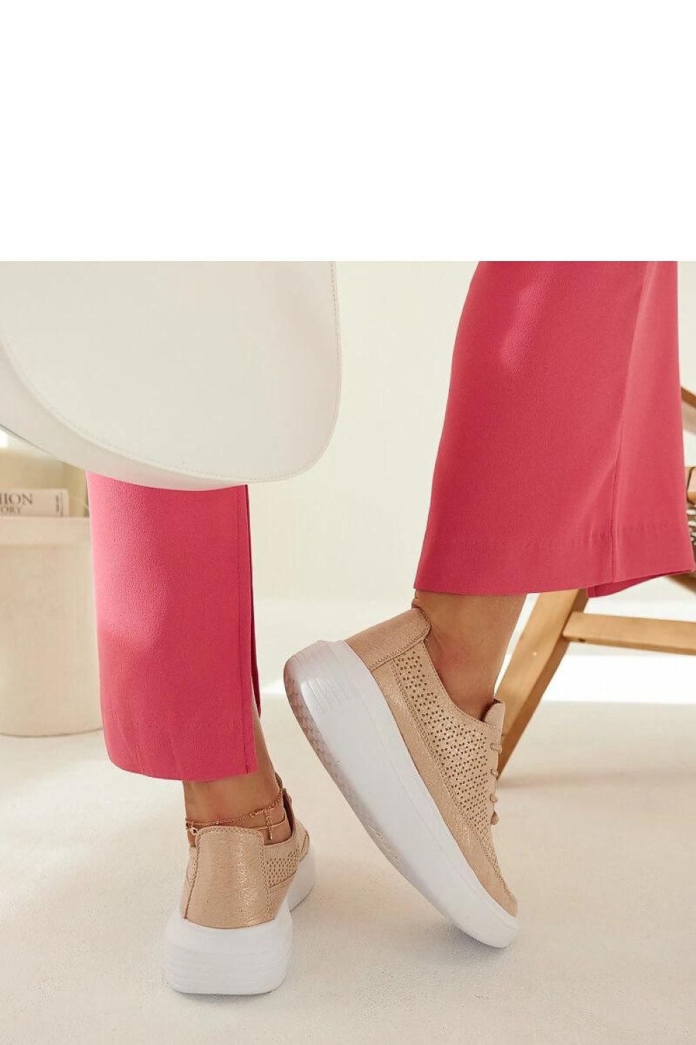 Sneakers model 207539 Solea