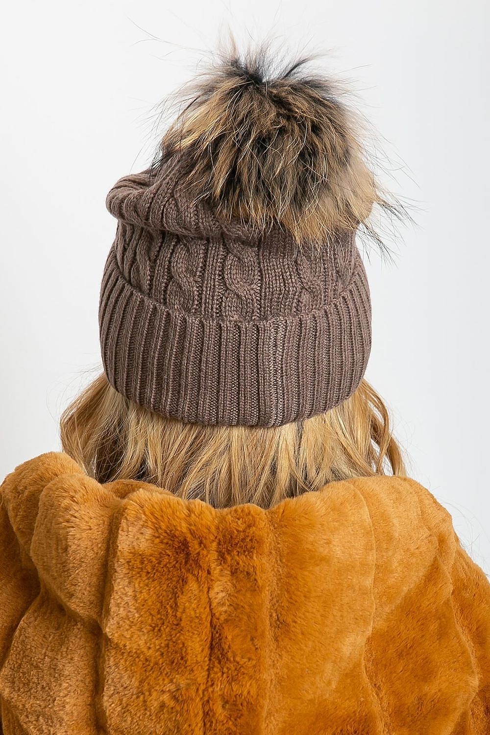 Cap model 208258 AT
