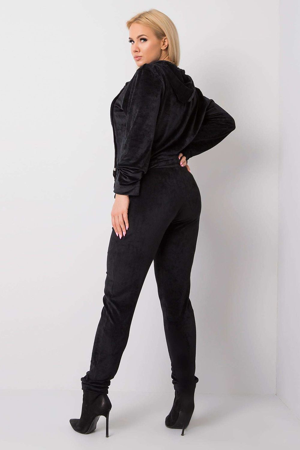 Plus size set model 171045 Relevance