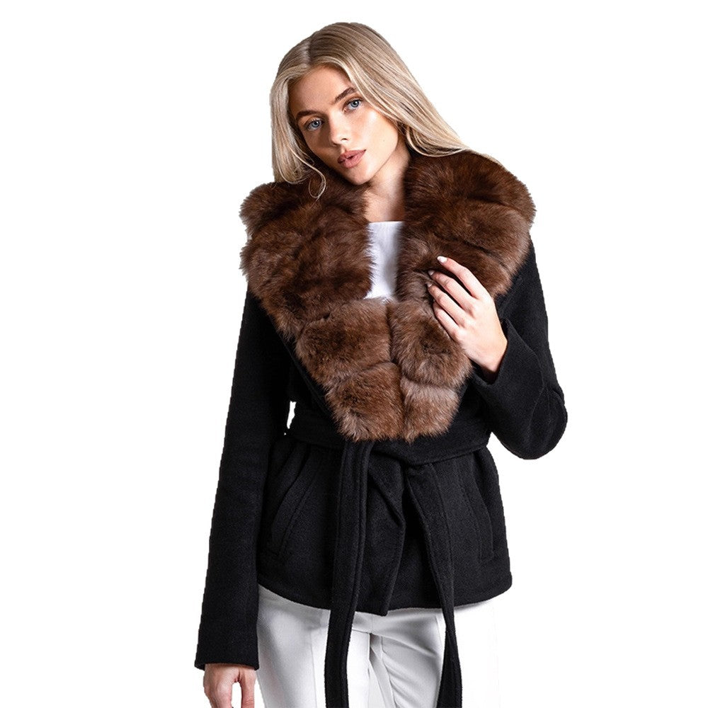 Elegant Jacka med Fuskpäls – Socialite Style & Perfekt för Chic Vinterlook