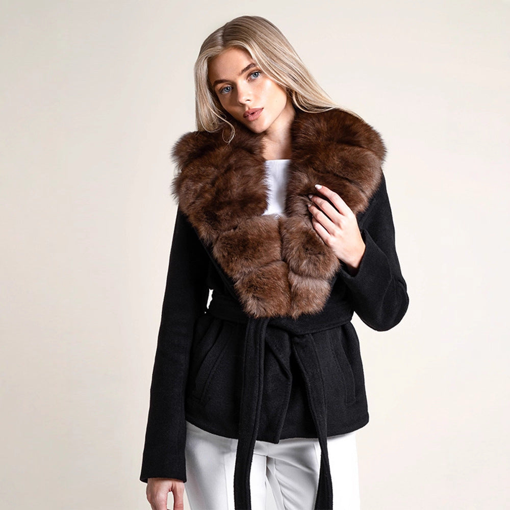 Elegant Jacka med Fuskpäls – Socialite Style & Perfekt för Chic Vinterlook