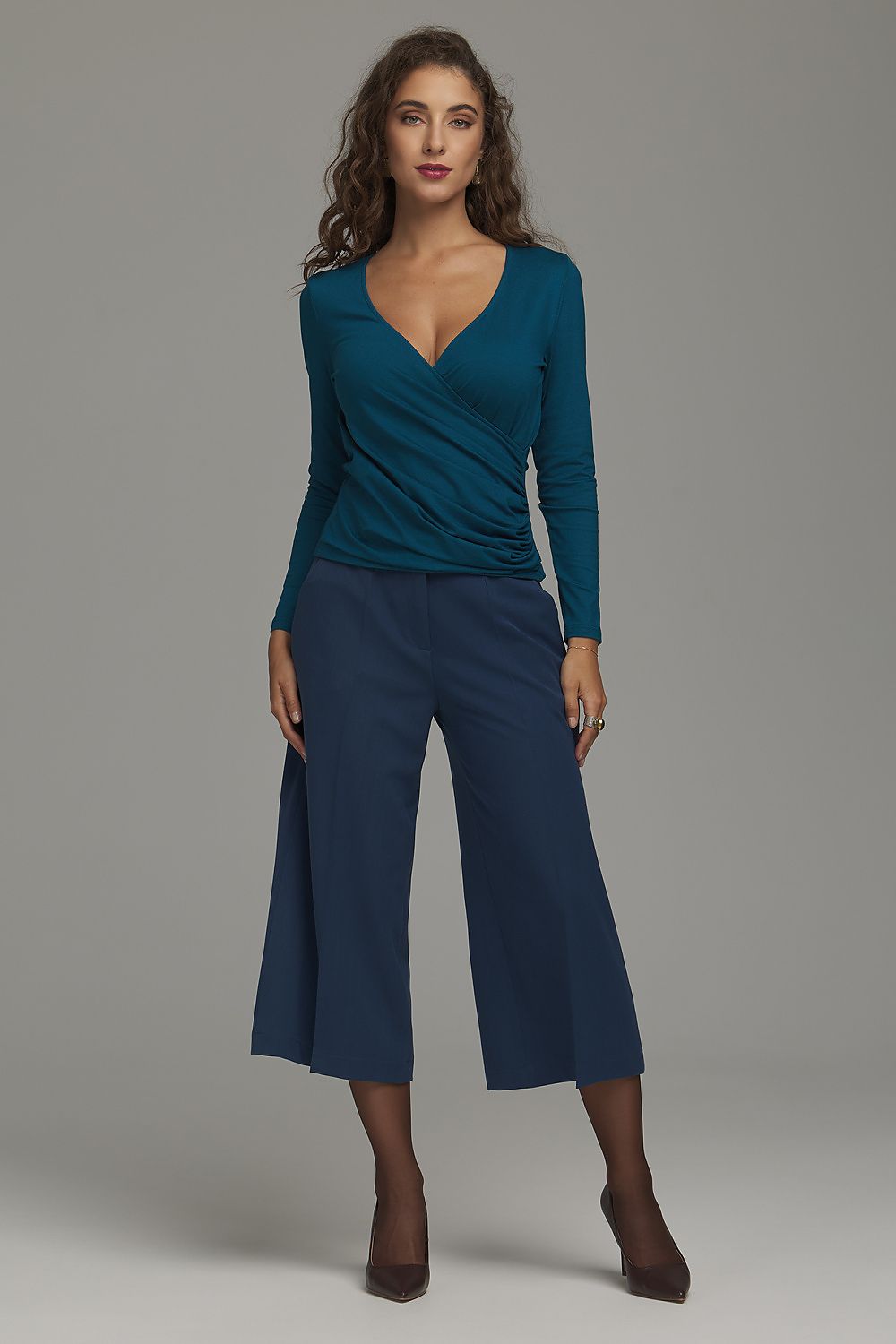  Women trousers model 231663 Nife 