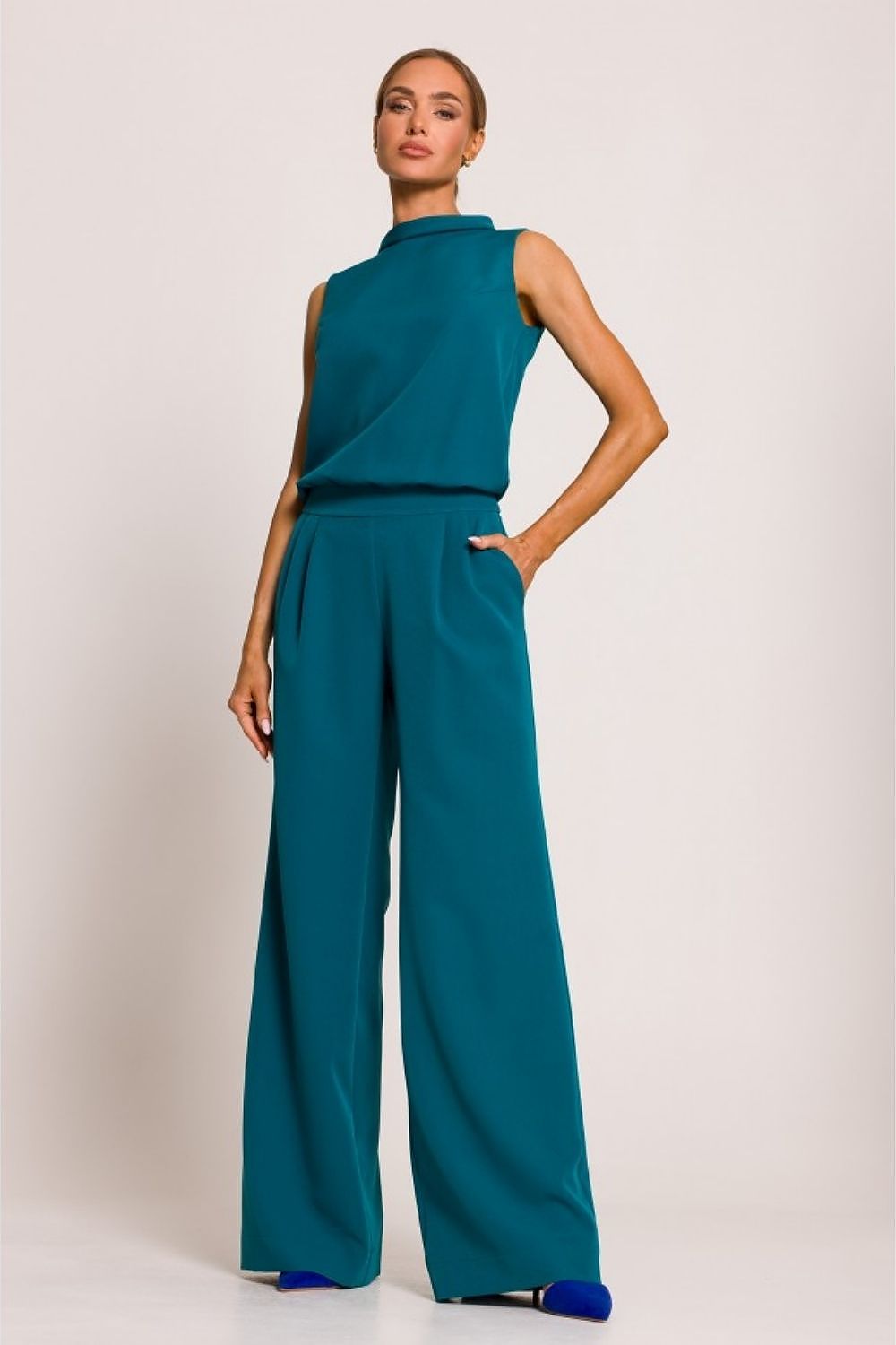  Suit model 232875 Moe 